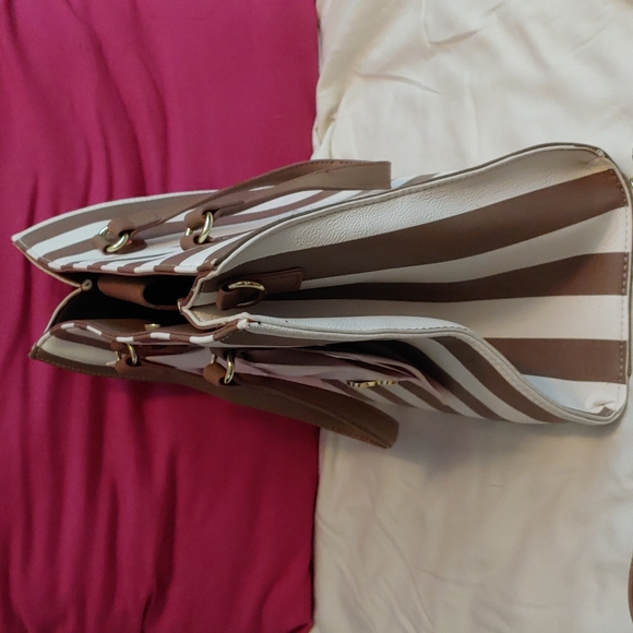 Hand bag - Picture 3 of 3